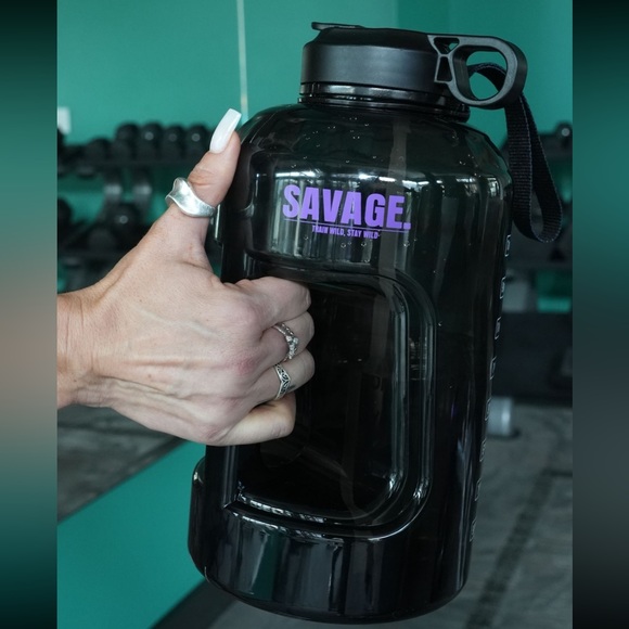 1 gallon BPA free reusable water bottle - Picture 7 of 11